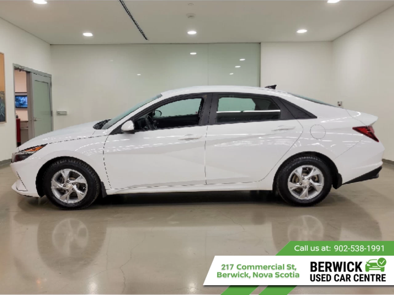 2021 Hyundai Elantra Essential Manual Main Image