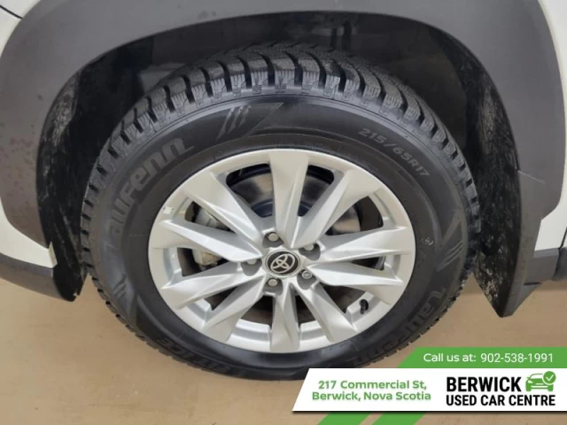 Toyota Corolla Cross LE AWD 2023