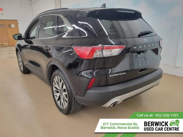 Ford Escape Titanium Hybrid 4WD 2020