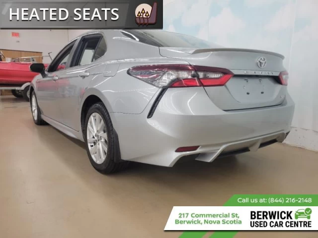 Toyota Camry SE 2023