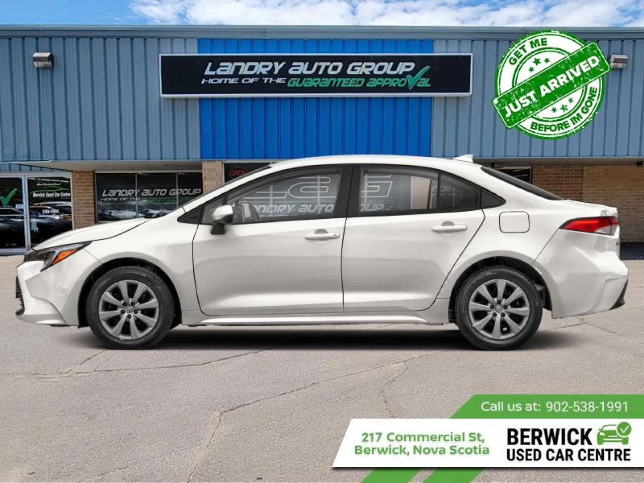 2024 Toyota Corolla Hybrid LE Main Image