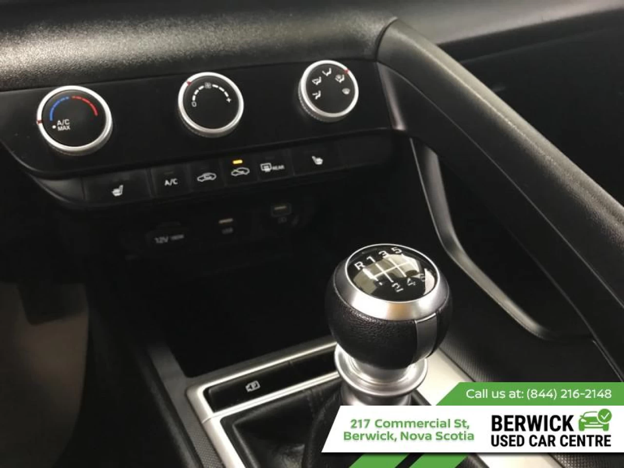 2021 Hyundai Elantra Essential Manual Main Image