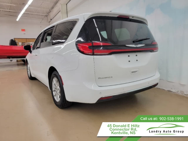 Chrysler Pacifica Touring L 2023