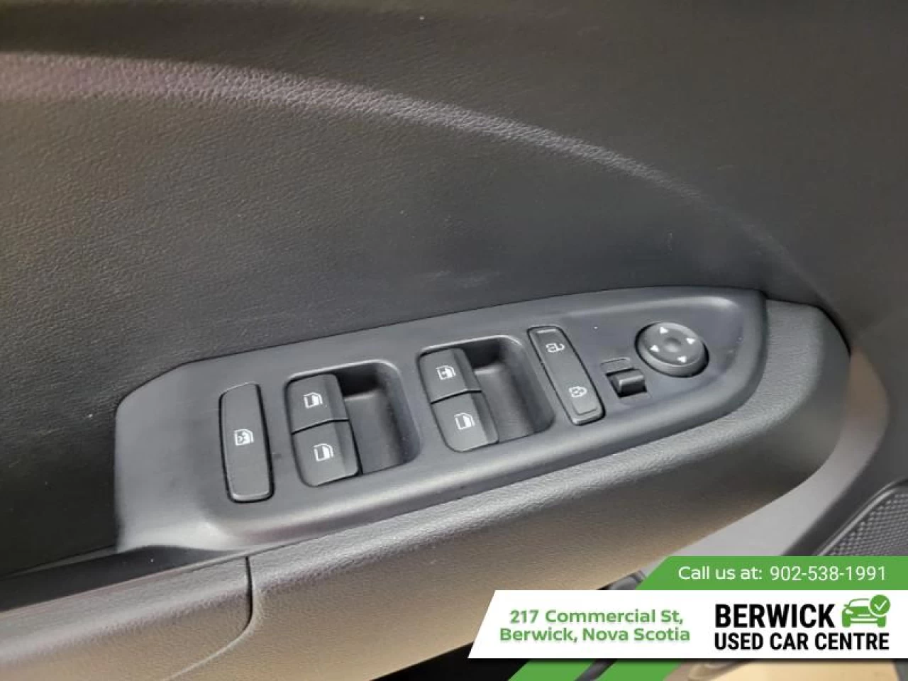 2023 Hyundai Venue Preferred Main Image