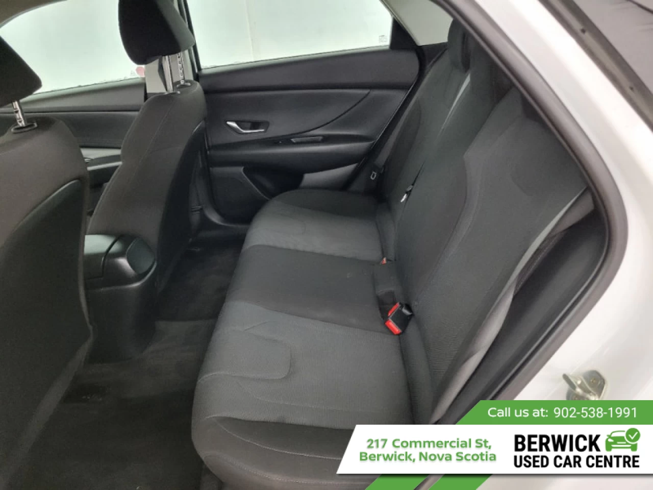 2021 Hyundai Elantra Essential Manual Main Image
