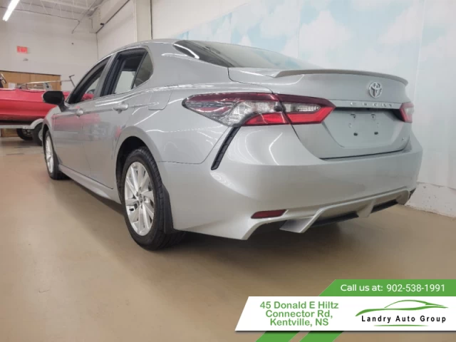 Toyota Camry SE 2023