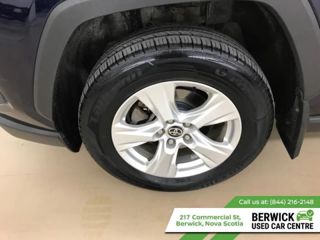 Toyota RAV4 XLE AWD 2021
