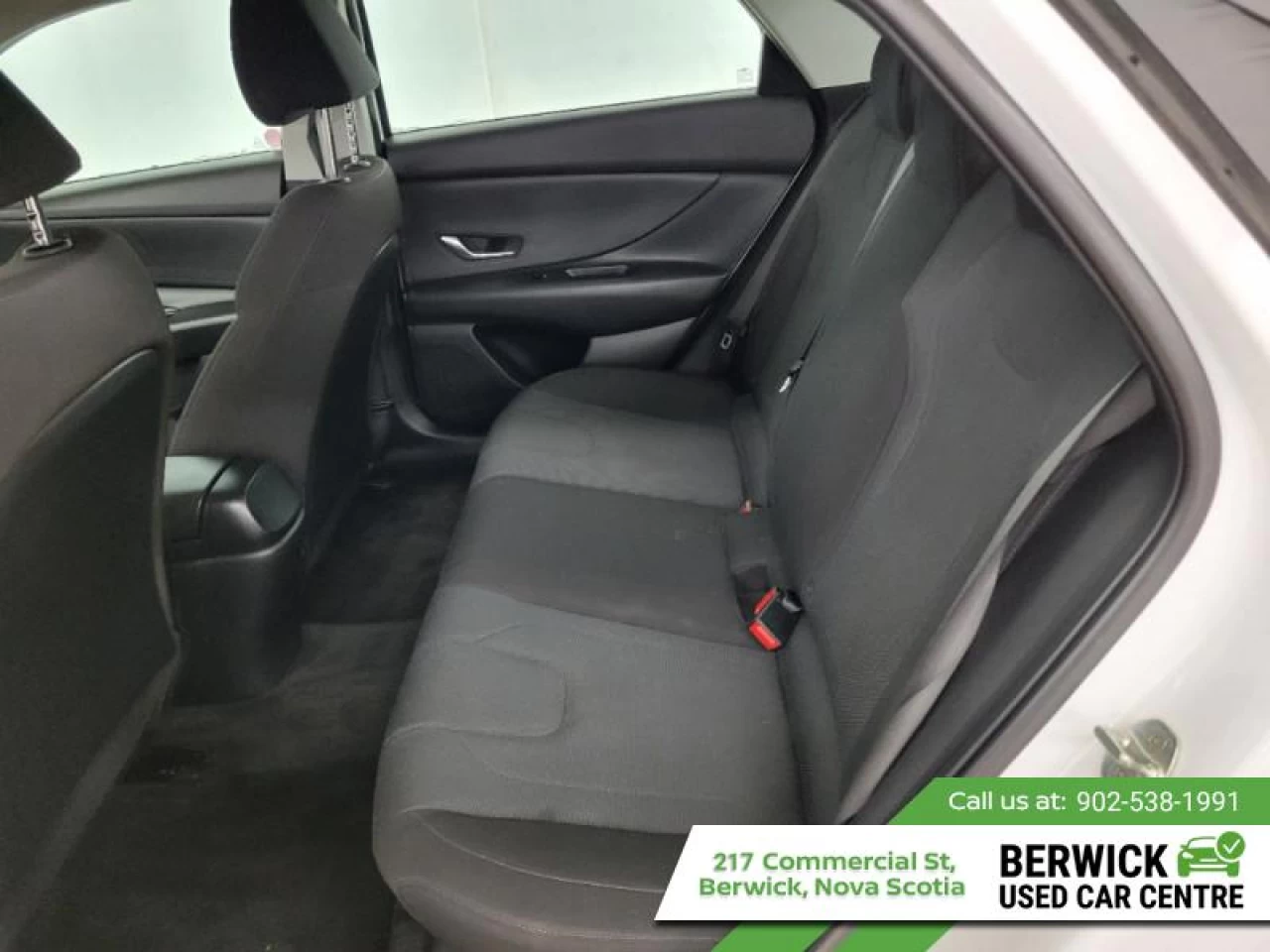 2021 Hyundai Elantra Essential Manual Main Image