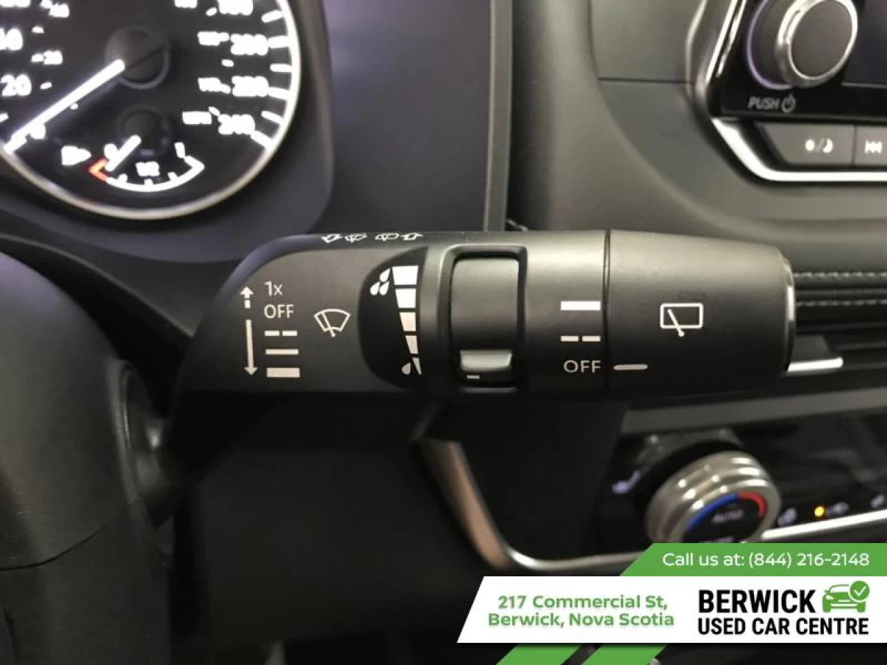 2023 Nissan Rogue SV Moonroof Main Image