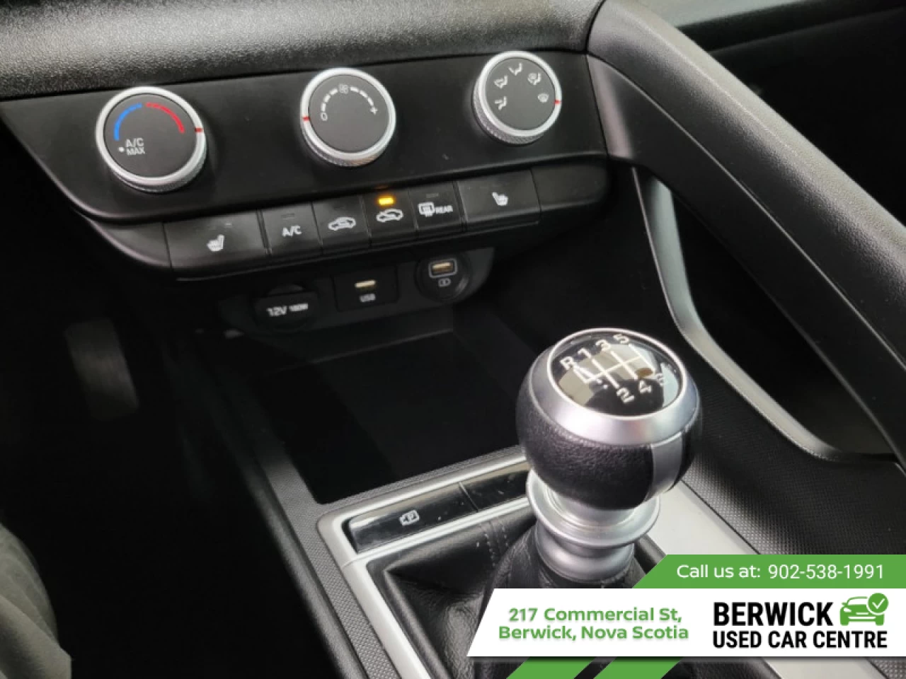 2021 Hyundai Elantra Essential Manual Main Image