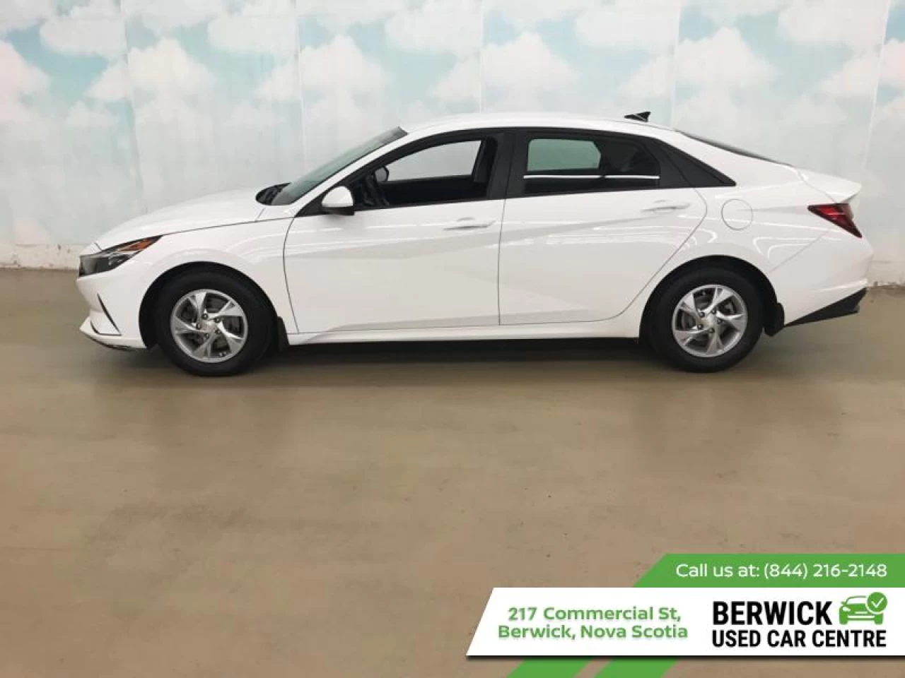 2021 Hyundai Elantra Essential Manual Main Image