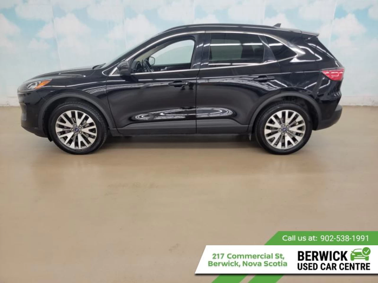 2020 Ford Escape Titanium Hybrid 4WD Main Image