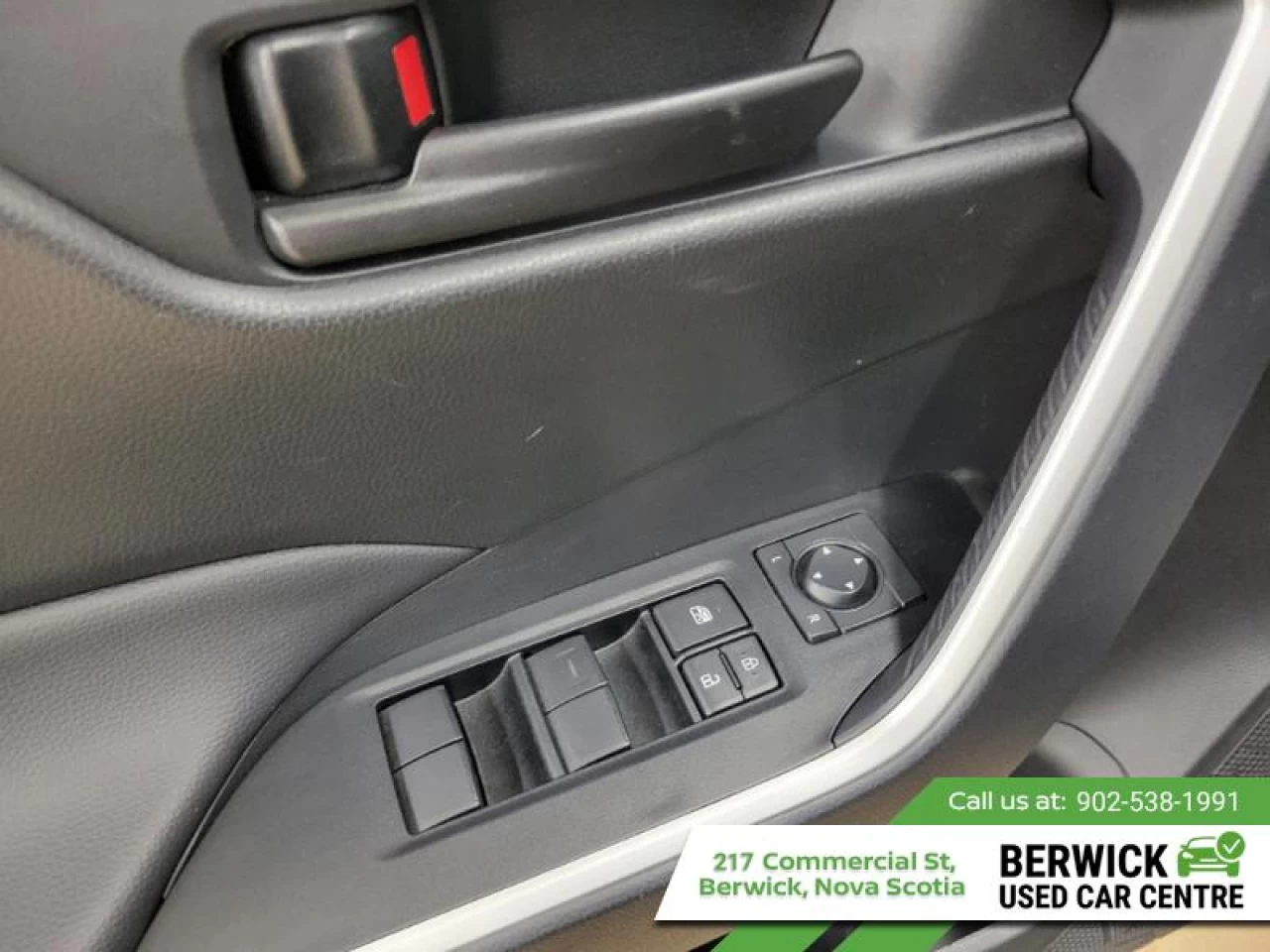 2025 Toyota RAV4 LE Main Image