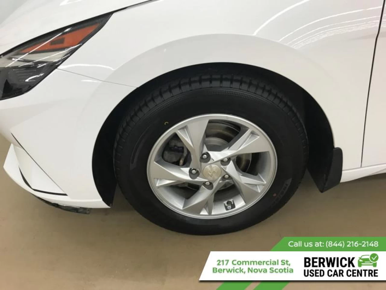 2021 Hyundai Elantra Essential Manual Main Image