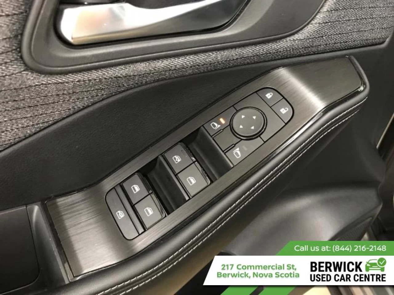 2023 Nissan Rogue SV Moonroof Main Image