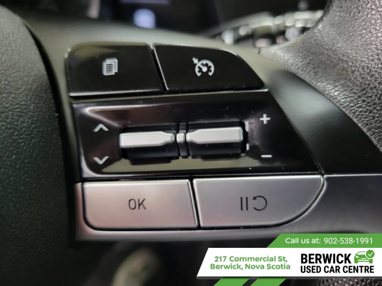 2021 Hyundai Elantra Essential Manual Main Image