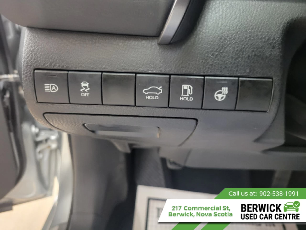 2023 Toyota Camry SE Main Image