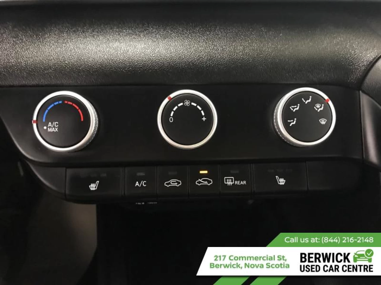 2021 Hyundai Elantra Essential Manual Main Image