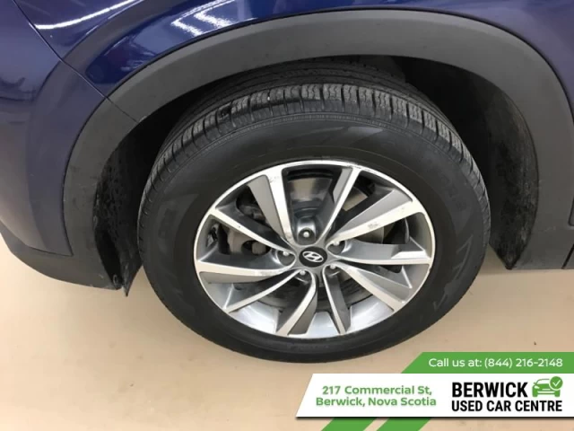 Hyundai Santa Fe 2.0T Preferred AWD w/Sunroof 2020