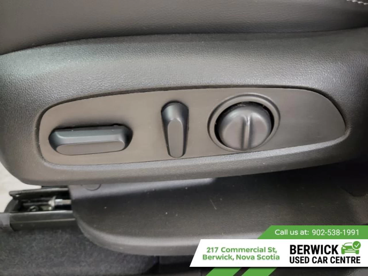 2021 Chevrolet Equinox Premier Main Image