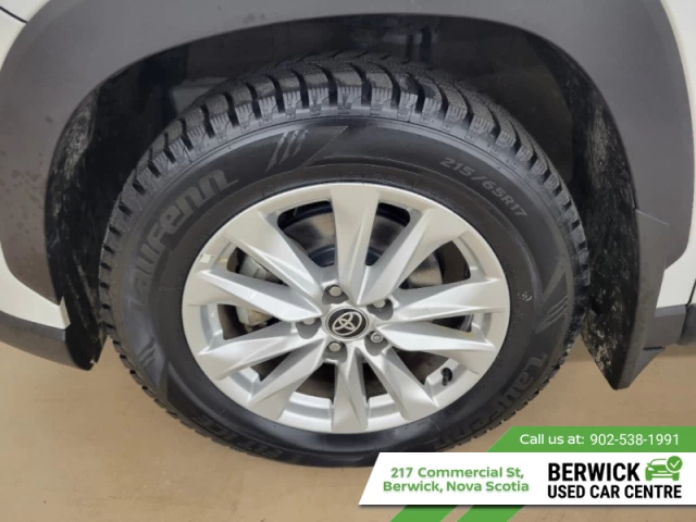 Toyota Corolla Cross LE AWD 2023