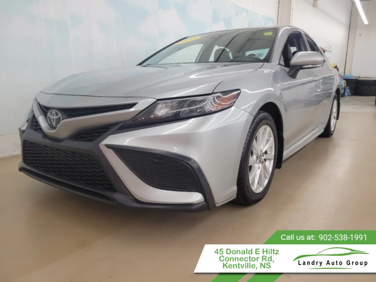2023 Toyota Camry SE Main Image