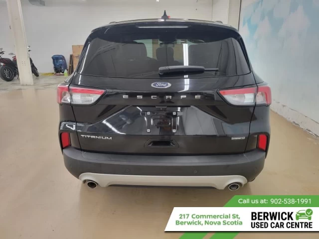 Ford Escape Titanium Hybrid 4WD 2020