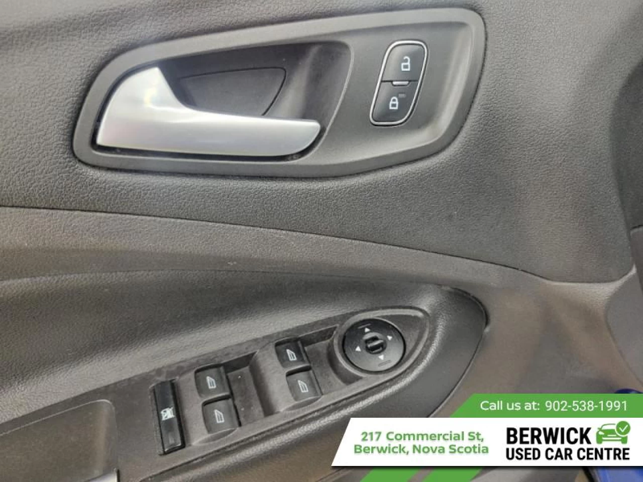 2018 Ford Escape SE Main Image