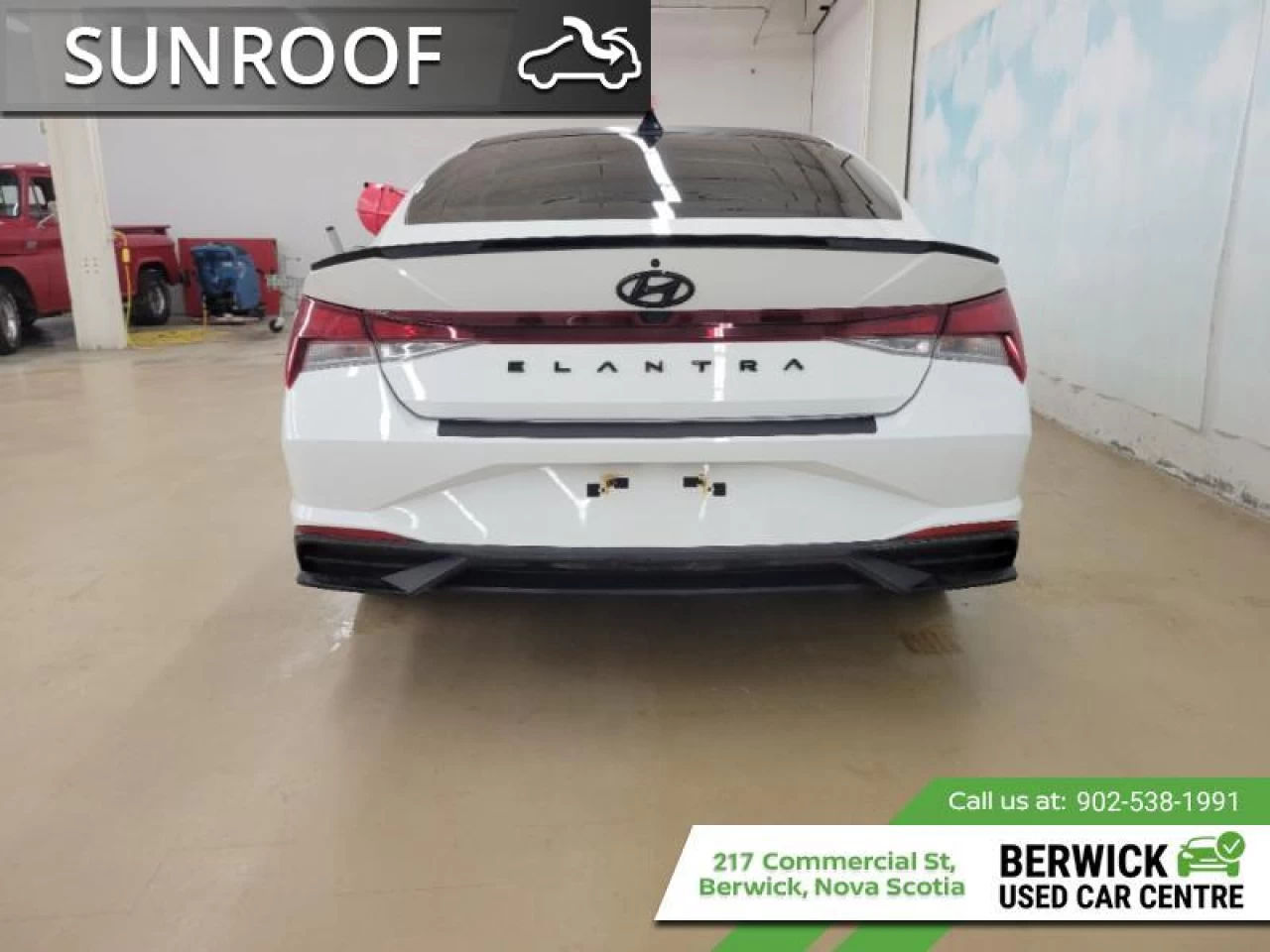 2023 Hyundai Elantra Preferred w/Sun and Tech Main Image