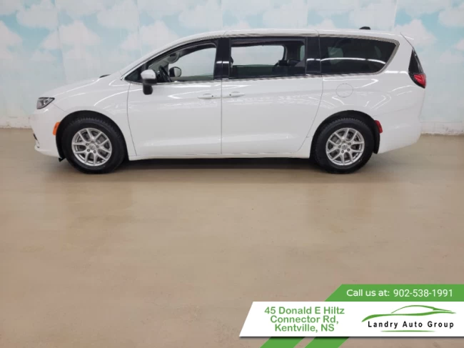 Chrysler Pacifica - 2023