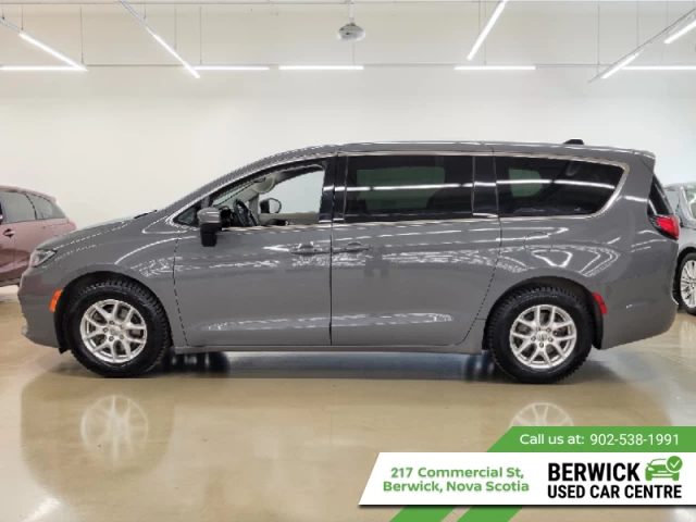 Chrysler Pacifica Touring L 2023