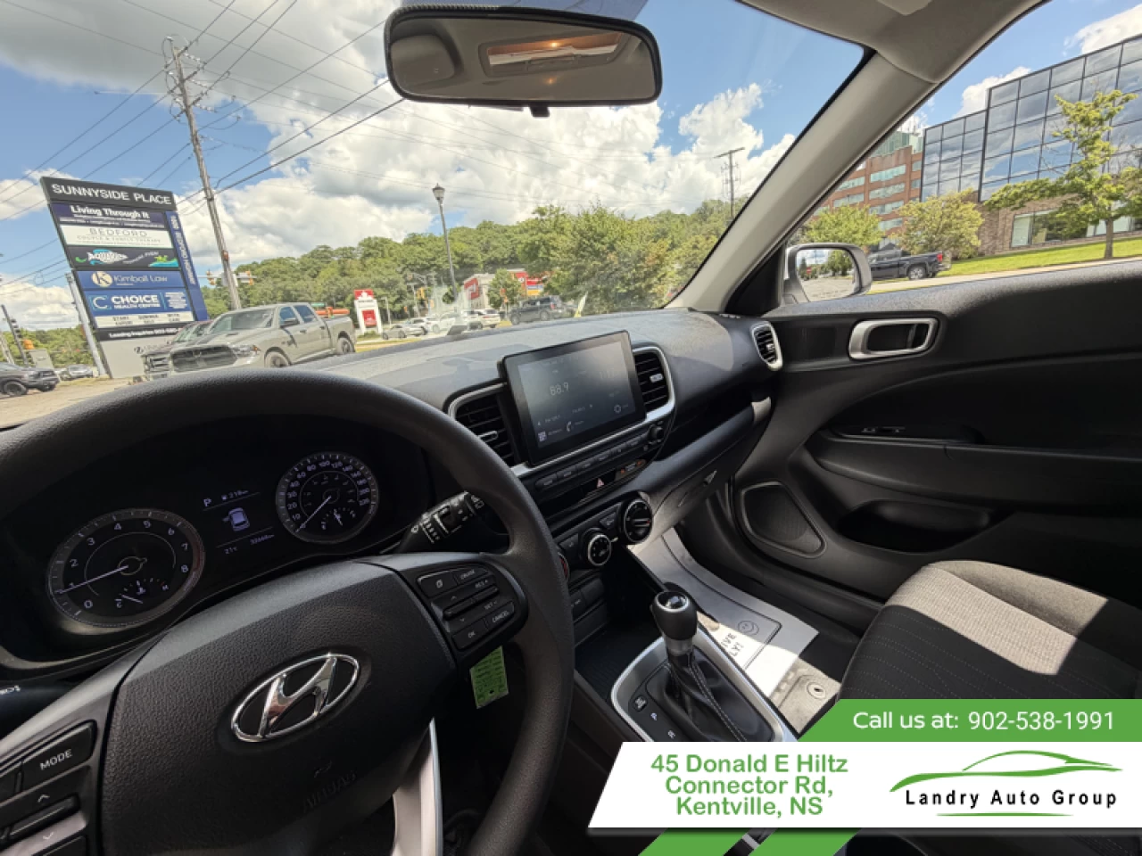 2022 Hyundai Venue Preferred Main Image
