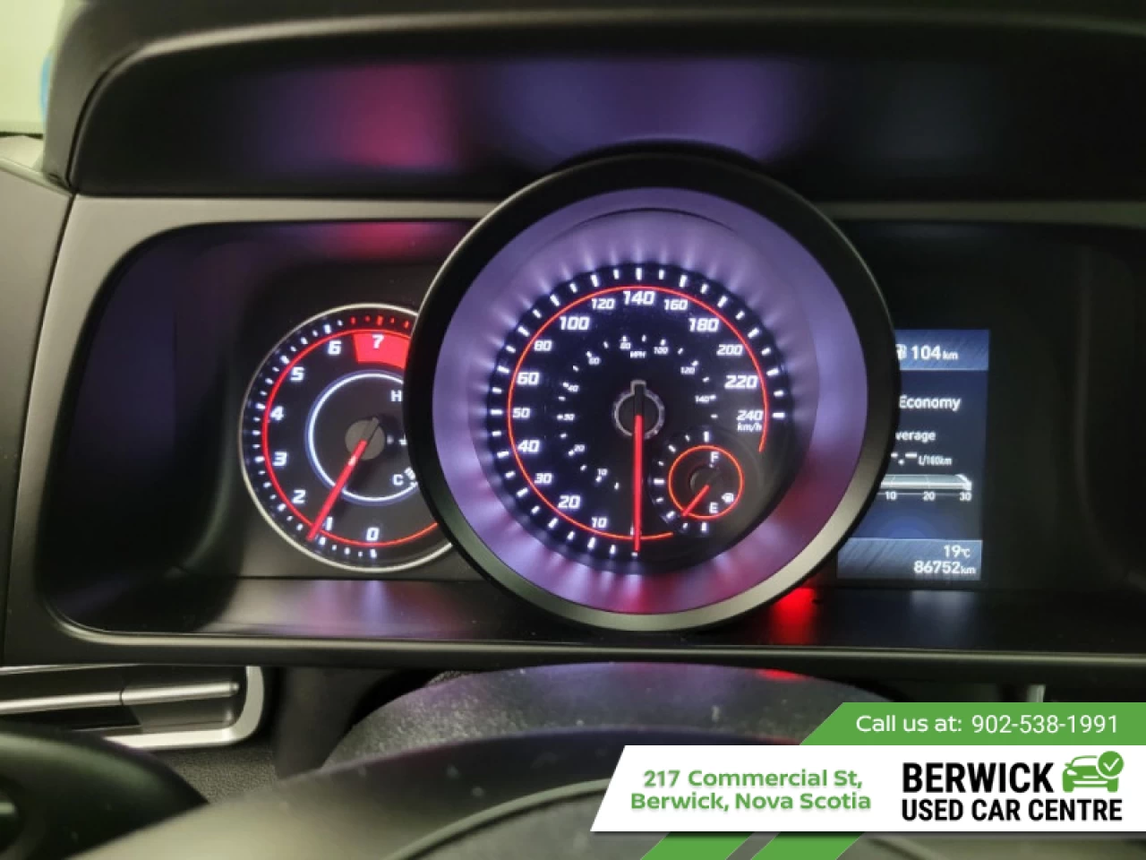 2021 Hyundai Elantra Essential Manual Main Image