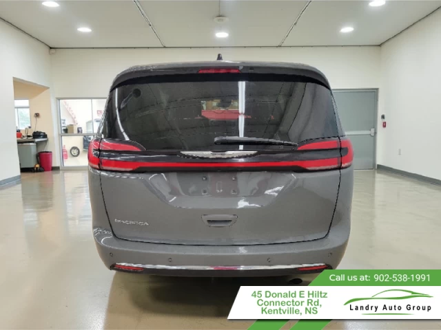 Chrysler Pacifica Touring L 2023