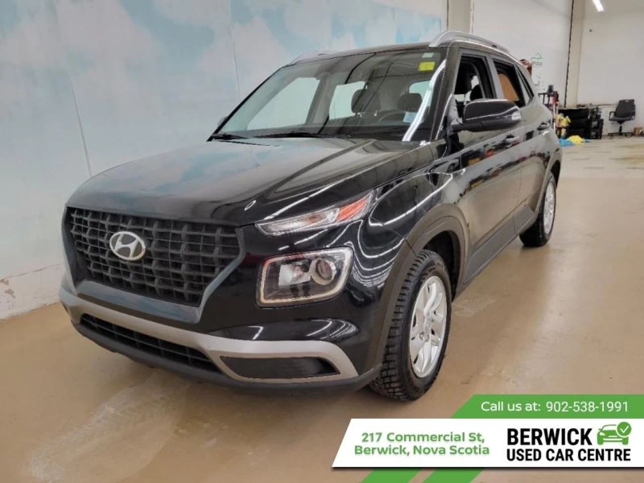 2023 Hyundai Venue Preferred Main Image