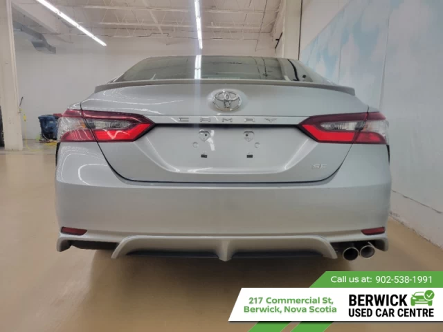 Toyota Camry SE 2023