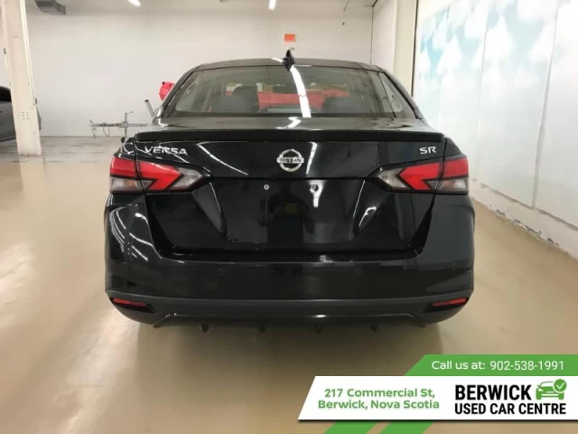 Nissan Versa SR 2021