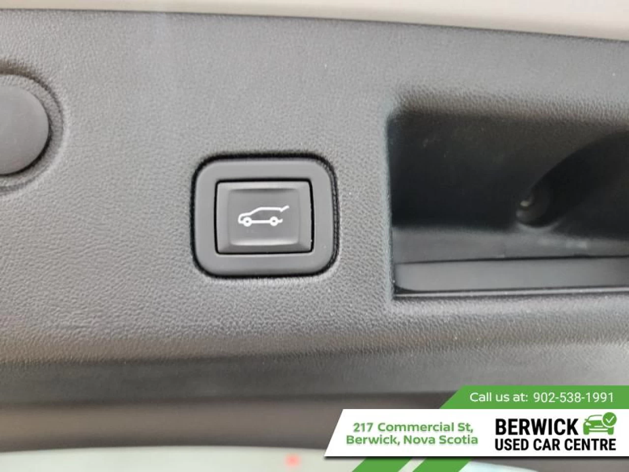 2021 Chevrolet Equinox Premier Main Image