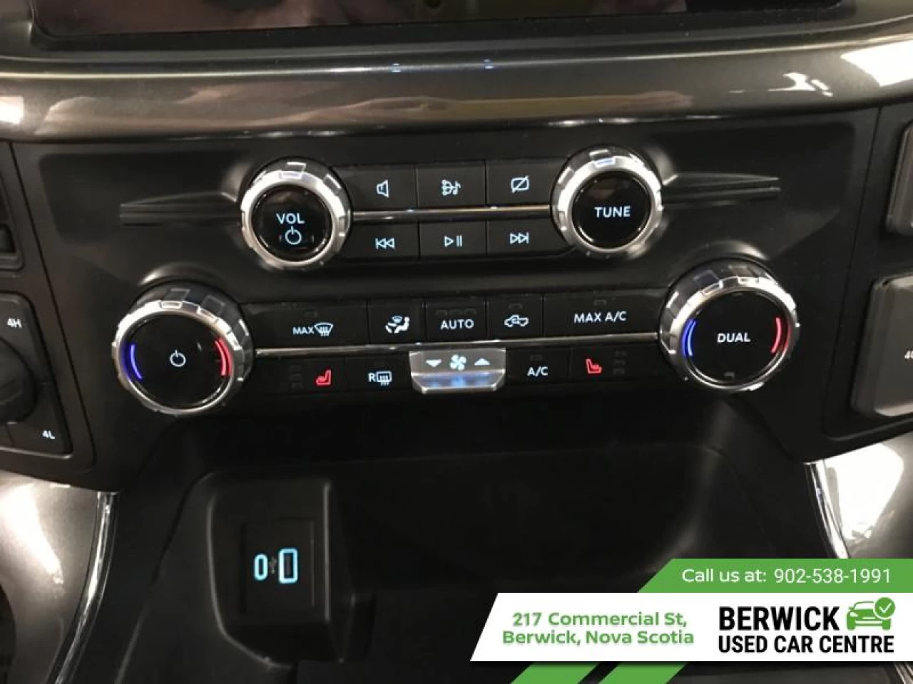 2023 Ford F-150 XLT Main Image