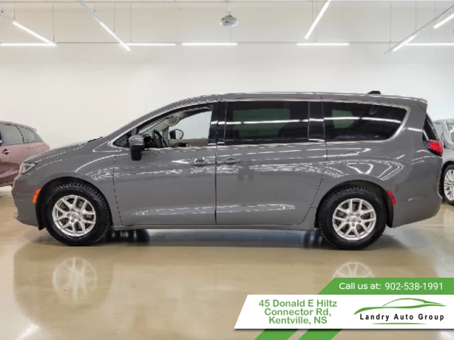 Chrysler Pacifica Touring L 2023